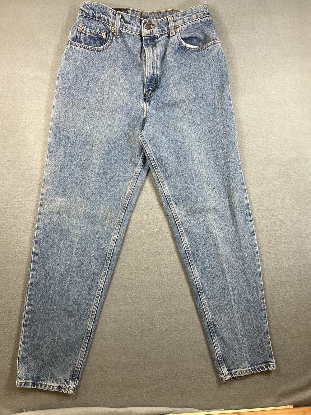 Vintage Levi's Jeans Size 10 MED Women's Blue Denim Relaxed Fit Tapered Leg 90s
